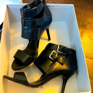 Nine West open toed pumps hardly worn